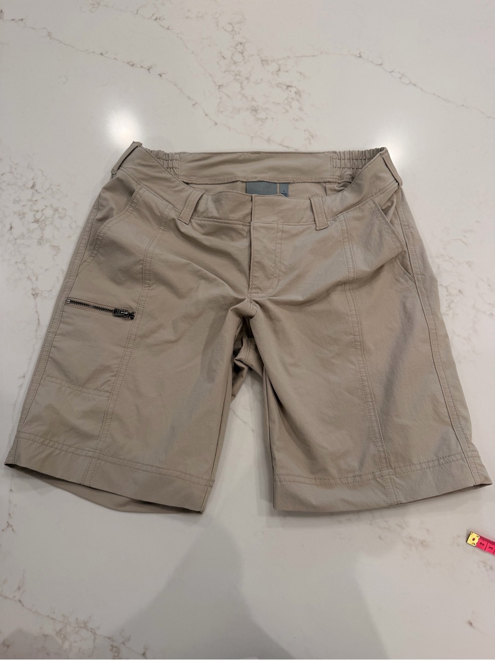 Athleta Women’s Size 4 Khaki Utility Hiking Shorts Zip Pocket Bermuda Casual